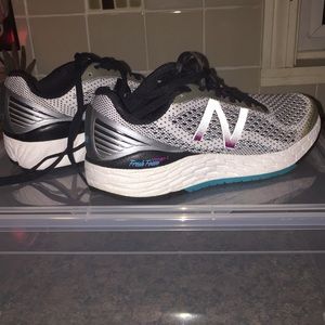 Women’s New Balance sneakers worn once.